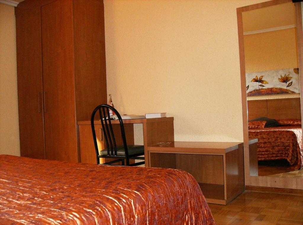 Hotel Yamaguchi Sangüesa Habitación foto